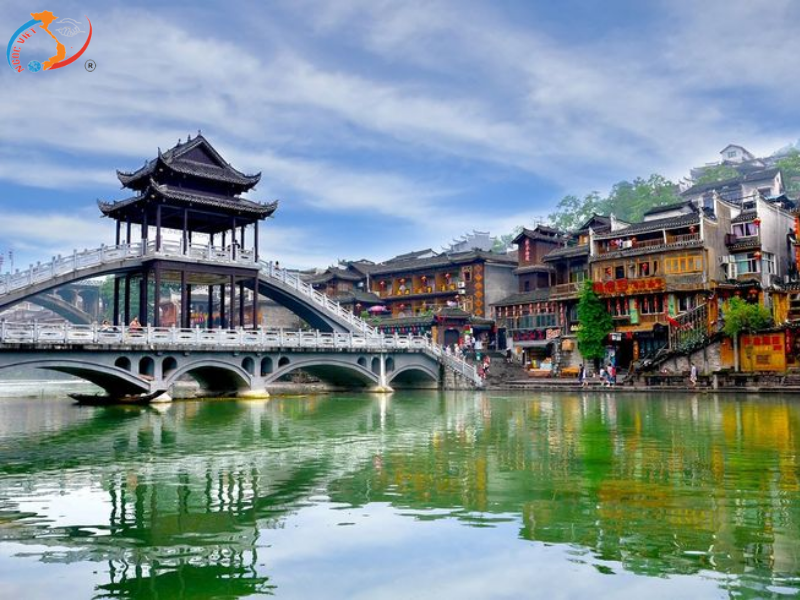 TOUR ÂN THI - TRUNG QUỐC: PHƯỢNG HOÀNG CỔ TRẤN - TRƯƠNG GIA GIỚI - BAY VJ